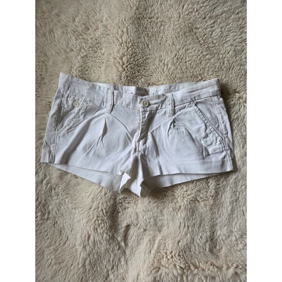 Hollister Low Rise White Shortie Chino Shorts size 7 - Picture 1 of 5